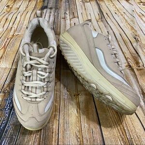 Skechers Shape UPS Beige Leather Performance Toning Shoes Size 9
